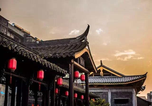 郑州交运集团2600台大巴车蓄势待发 迎接春运“返乡大潮”